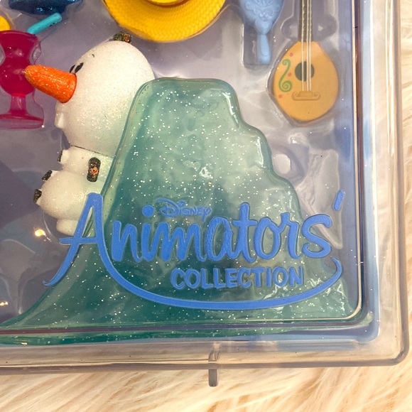 RETIRED DISNEY PARK EXCLUSIVE ANIMATORS COLLECTION FROZEN ELSA MINI DOLL PLAYSET - Picture 4 of 9